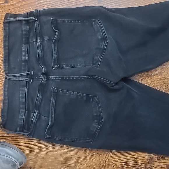 Good American High Rise Black Jeans - Picture 4 of 5